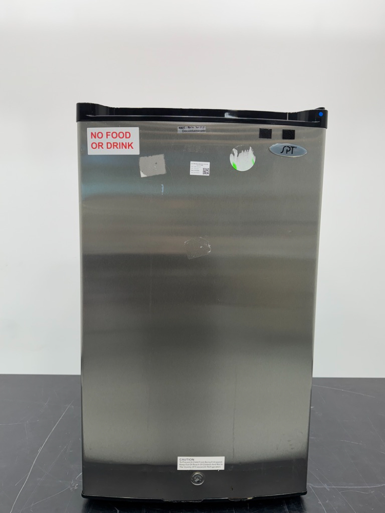 Image of Sunpentown Undercounter Freezer